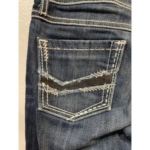 BKE Denim
"Addison" size 26
Cropped Jeans